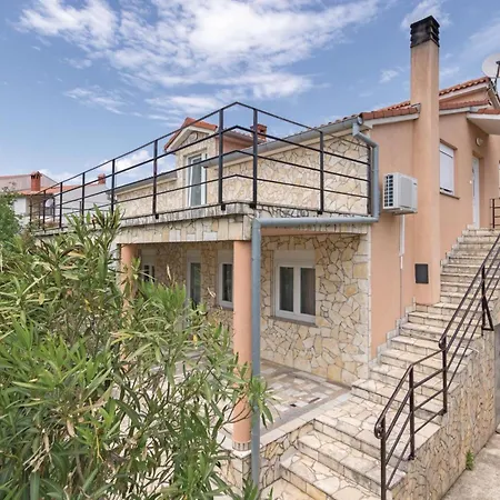 Gorgeous In With Wifi Apartment Pula