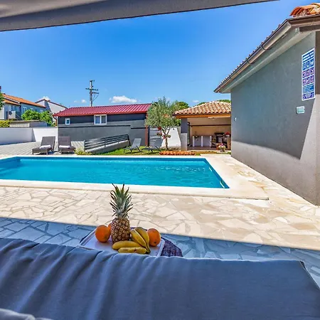 Апартаменты Awesome In With Swimming Pool *