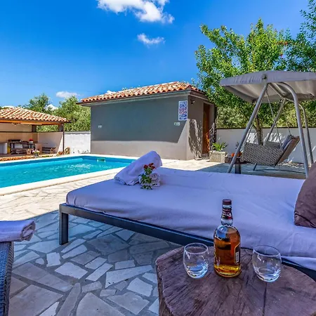 Gorgeous In With Wifi