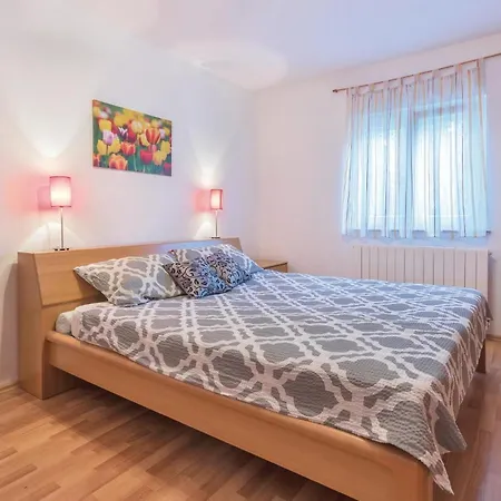 Apartamento Gorgeous In With Wifi Pula